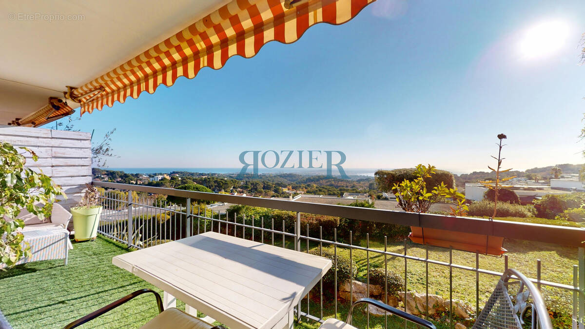 Appartement à VALLAURIS