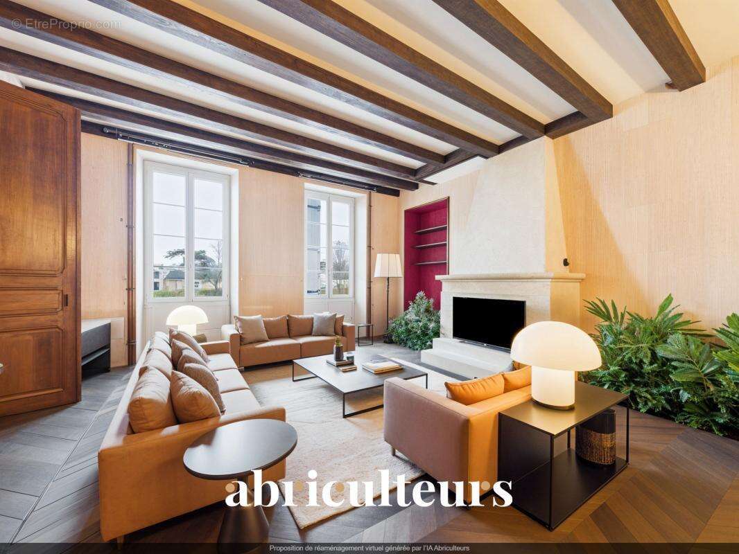 Maison de Maître au coeur du centre ville en vente à Jarnac (16200) - photo 2