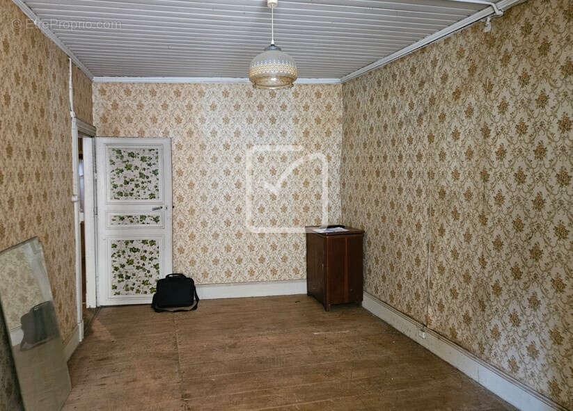 Maison à SALVIAC