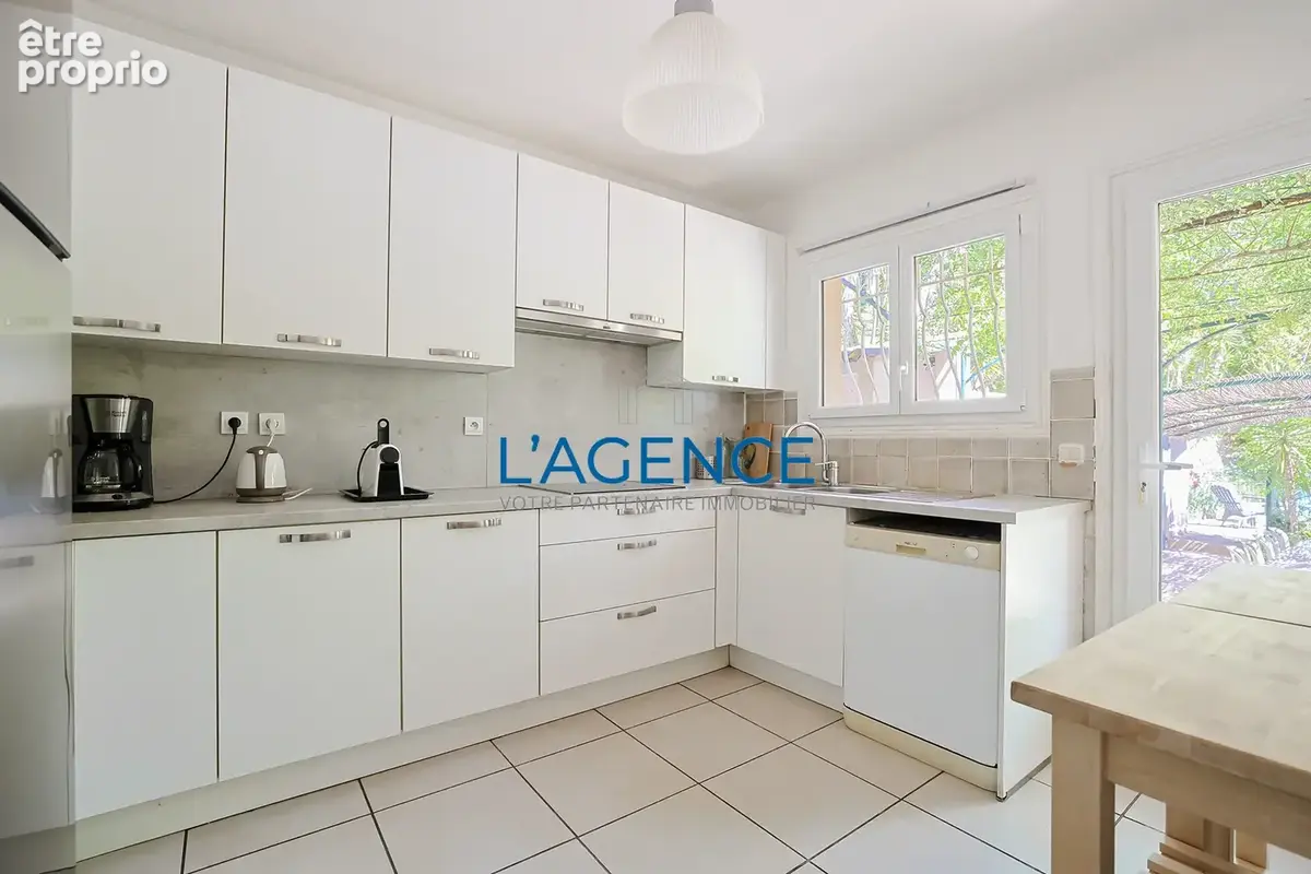 CARQUEIRANNE VILLA 233m2 - 8 Chambres  - Terrain 7023m avec piscine - photo 12