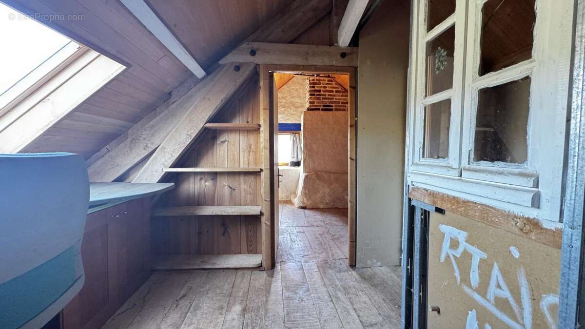 Maison à CENEVIERES