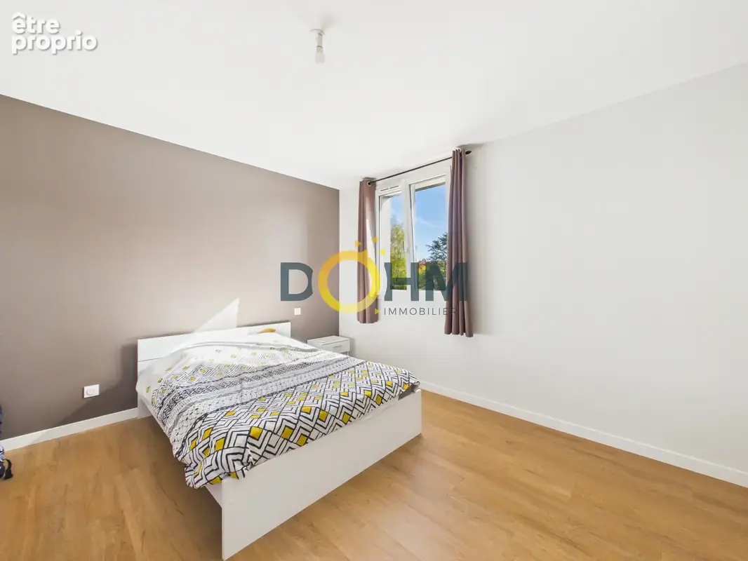 Maison T5 rénovée avec garage double à Saint-Christophe-sur-Dolaison - photo 16