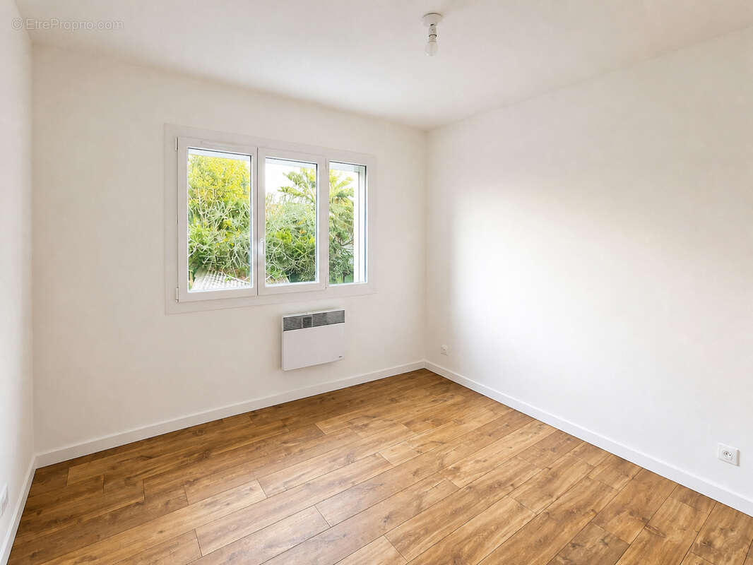 T4 lumineux 95 m2   Terrasse, parking & cave   La Seyne-sur-Mer - photo 6