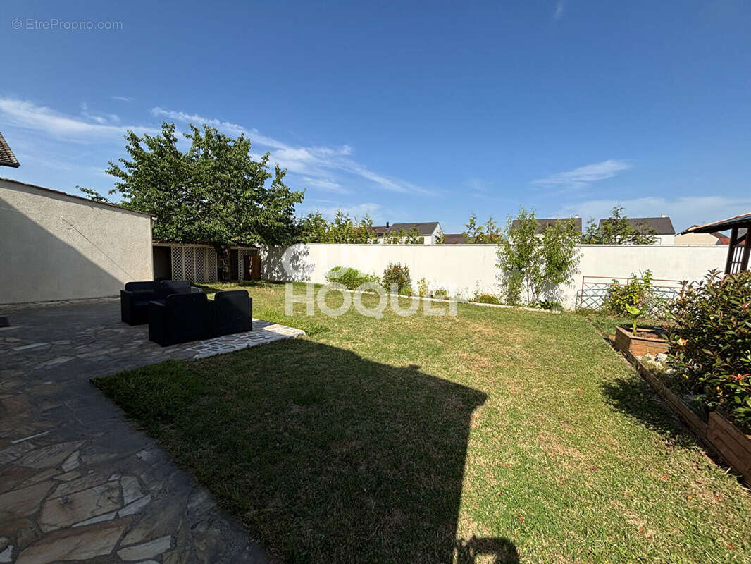 Maison 128 m² à Neufmoutiers-En-Brie  - photo 2