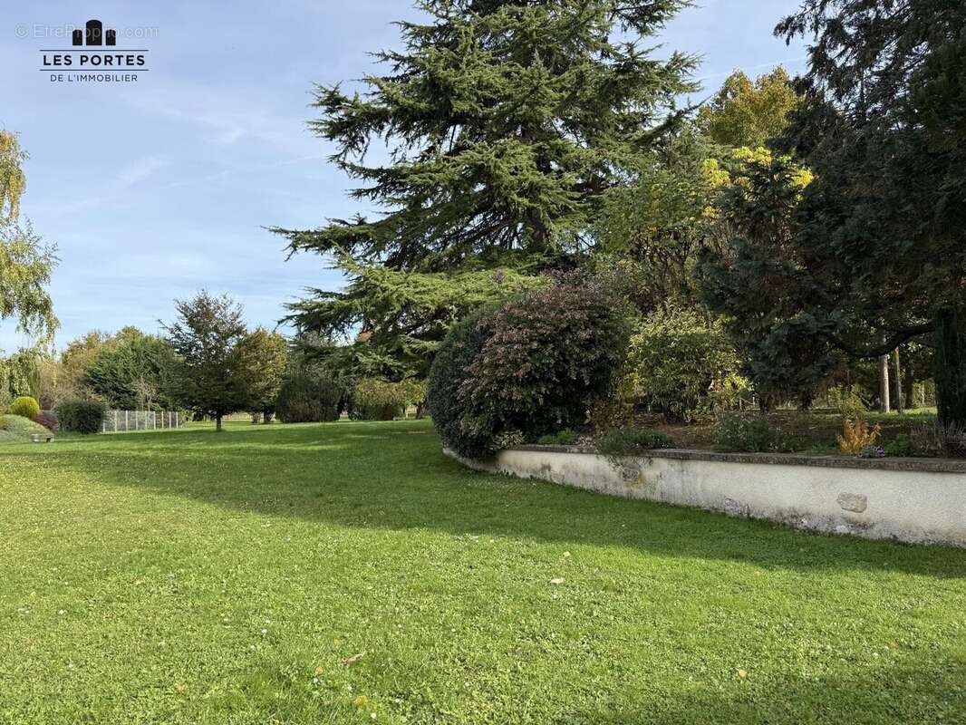 Maison à COURDIMANCHE-SUR-ESSONNE