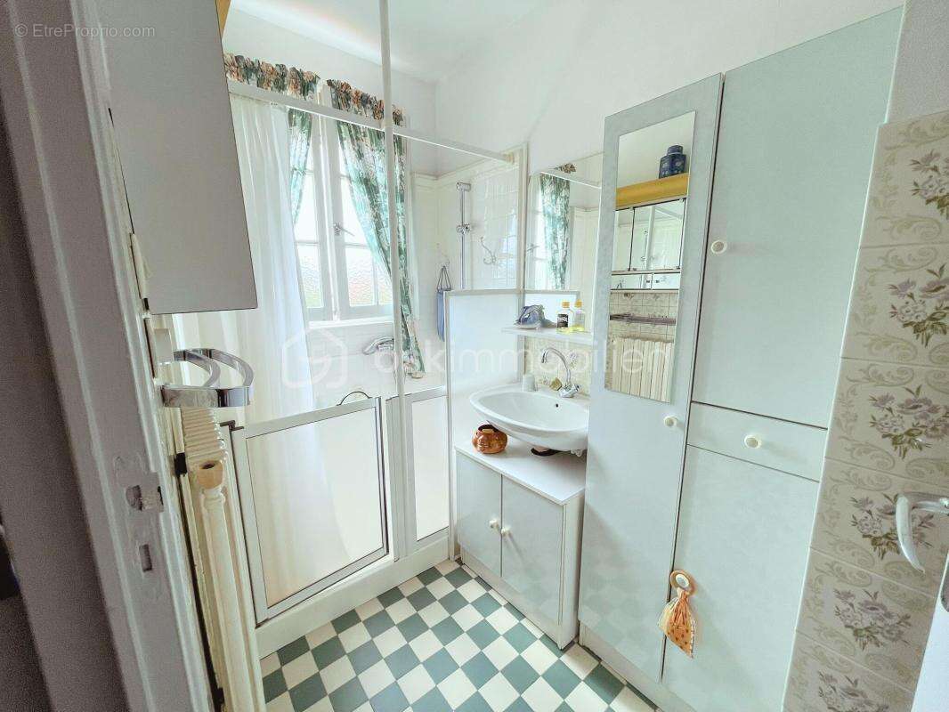 Maison à SAINT-BONNET-DE-MURE