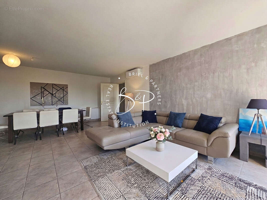 Appartement à LORGUES