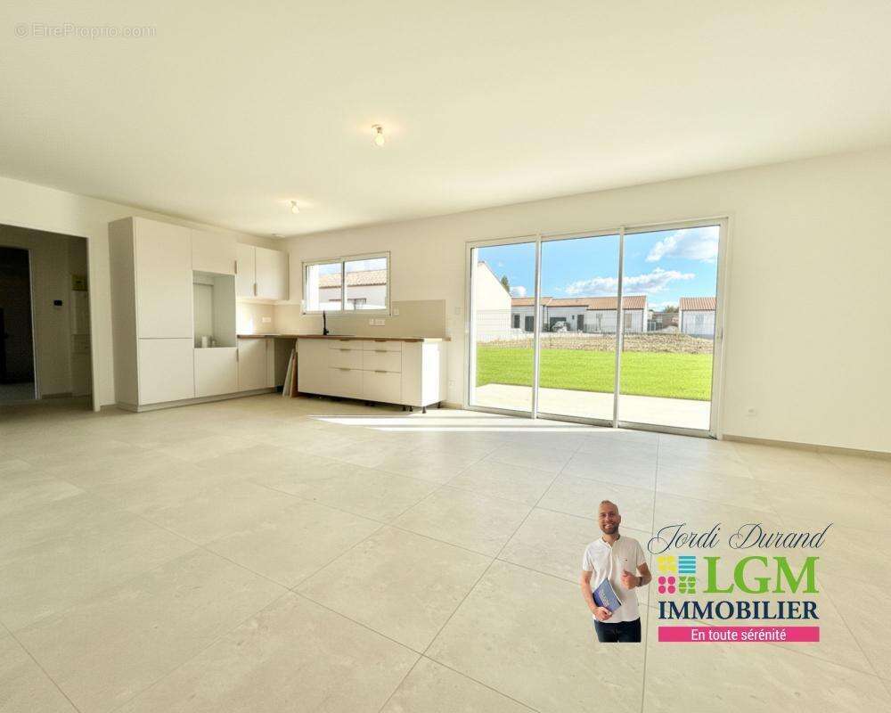 Maison à NIEUL-LE-DOLENT