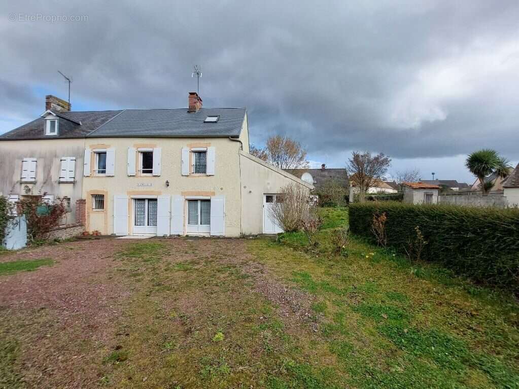 Maison à BREHAL
