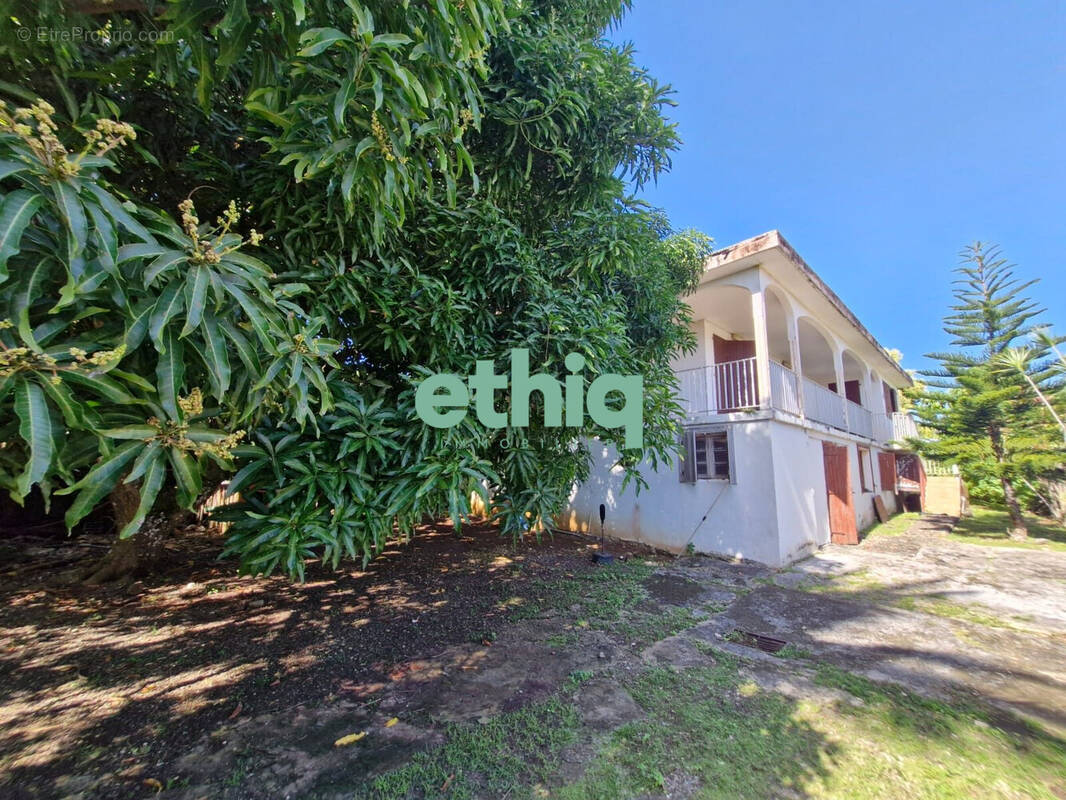 Maison à PETIT-BOURG