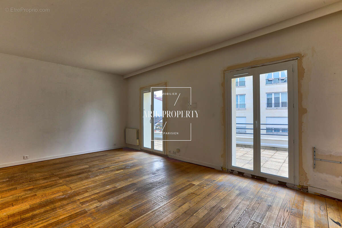 Appartement à CHARENTON-LE-PONT