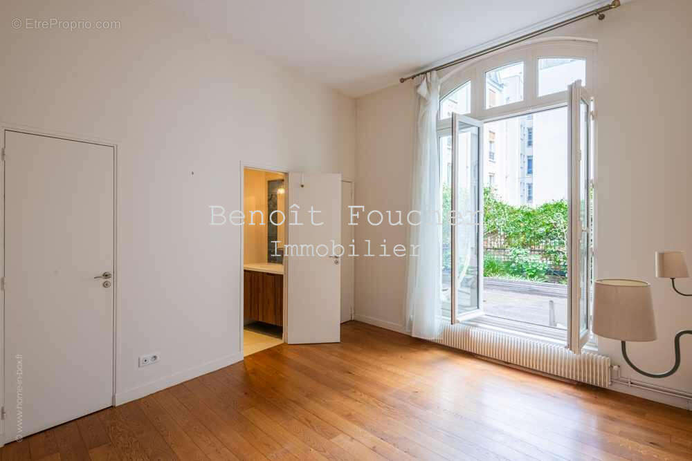 Paris 20ème limite 11ème, Ménilmontrant, 230m2 comme une maison avec deux terrasses. - photo 8
