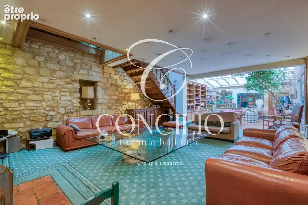 Paris 18e – Maison de caractère avec extérieur – 191,80 m² Carrez - photo 4