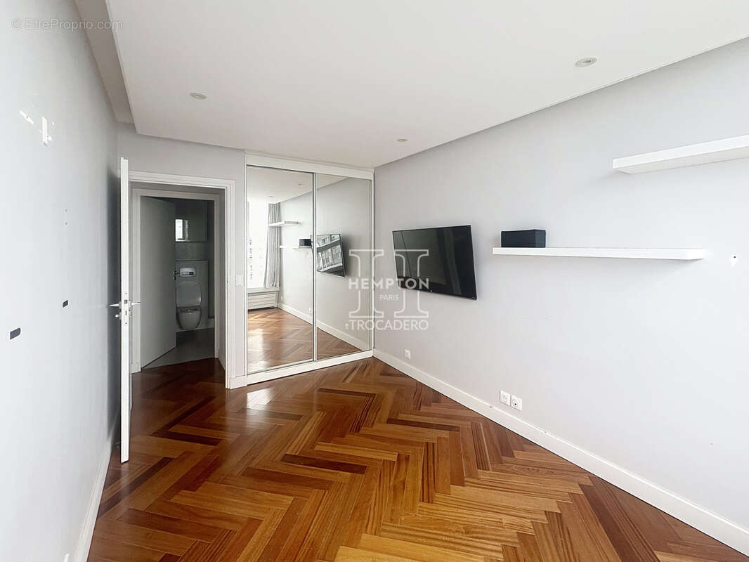 Appartement à PARIS-15E