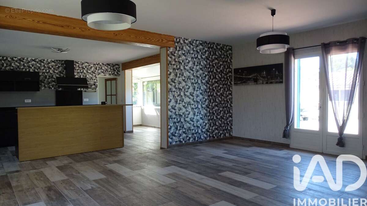 Maison 86 m² à Blan  - photo 3