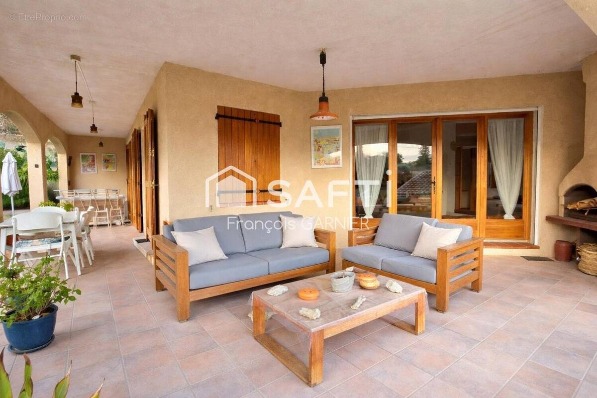Photo 1 - Maison à LA CADIERE-D'AZUR