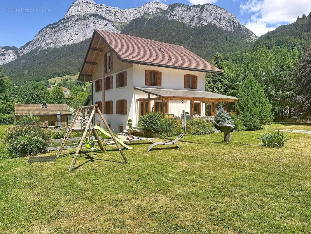 Maison à LE PETIT-BORNAND-LES-GLIERES