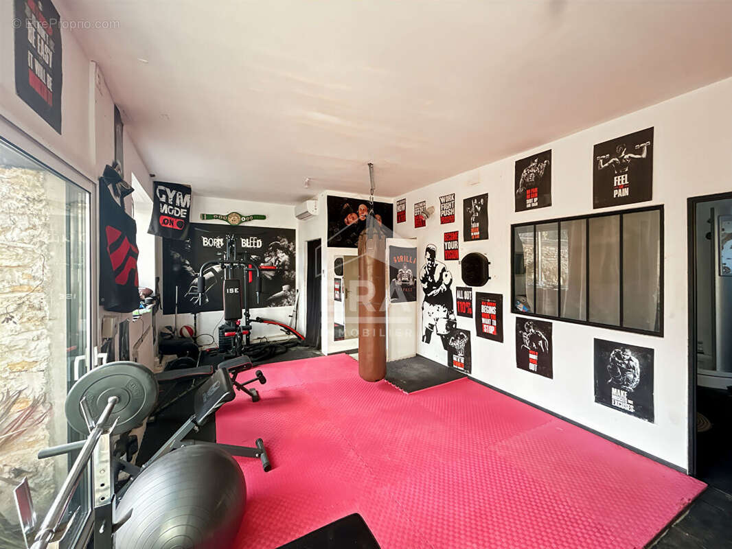 Maison à SAINT-ESCOBILLE