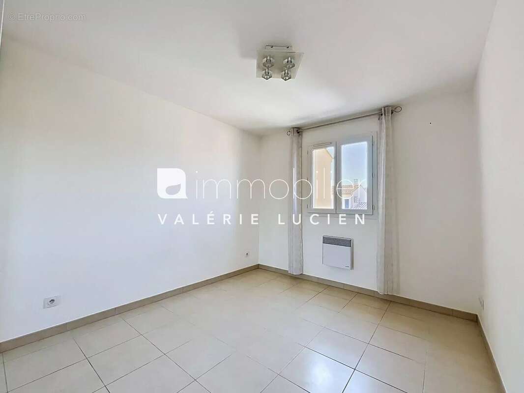 Maison lumineuse avec piscine et terrasse - photo 8