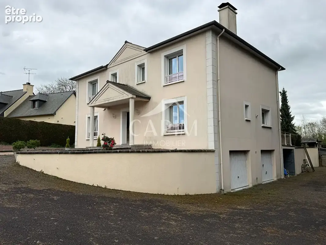 Maison à FOUGERES