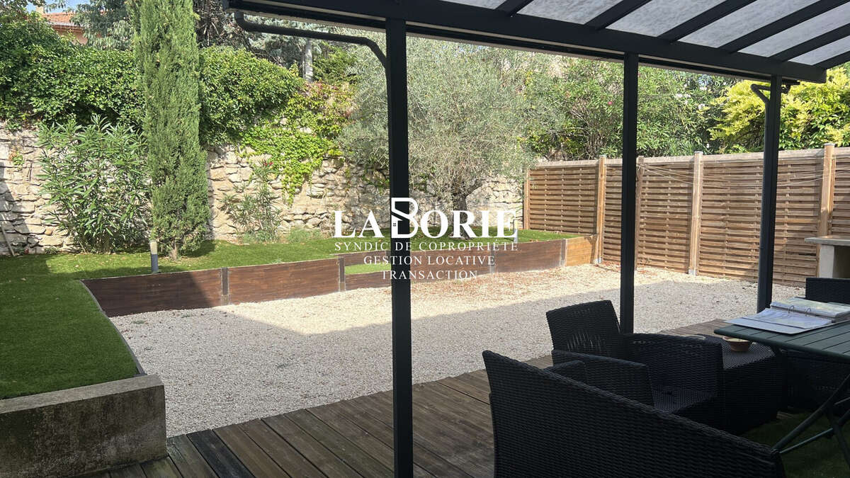Maison 81 m² à Villeneuve-Les-Avignon  - photo 3