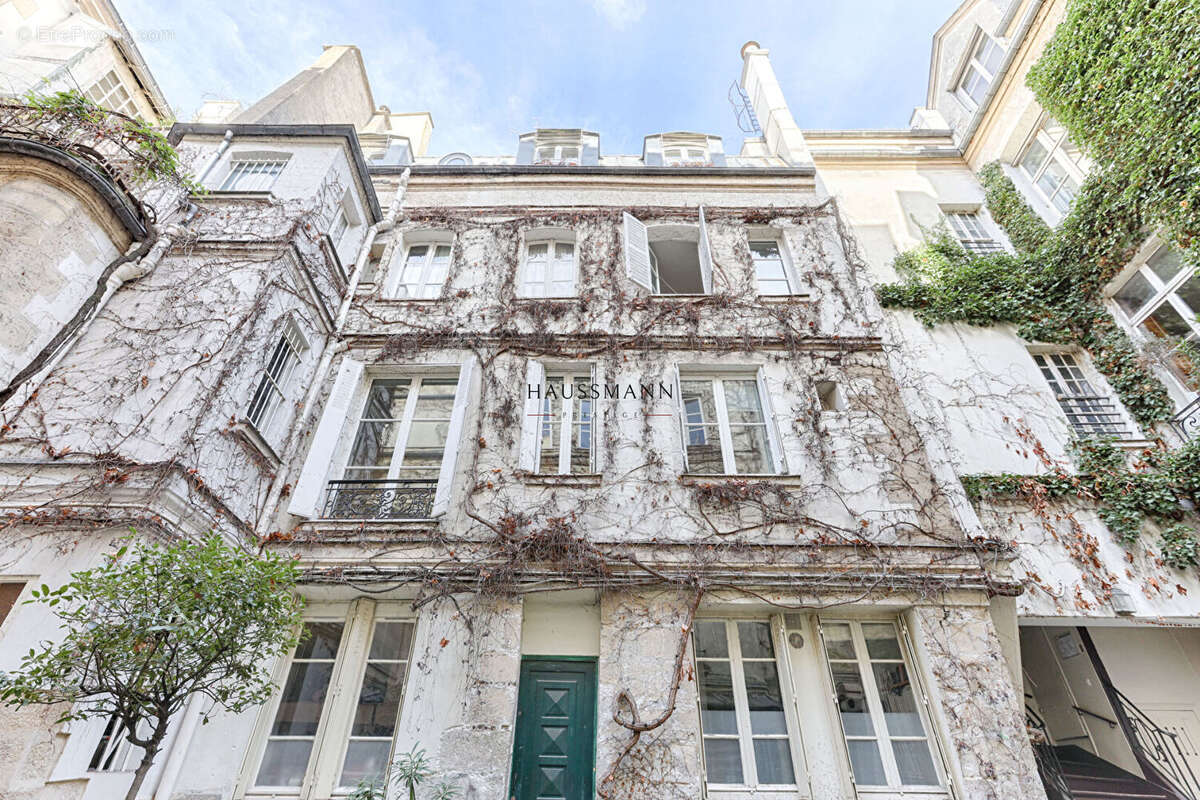 Appartement à PARIS-6E