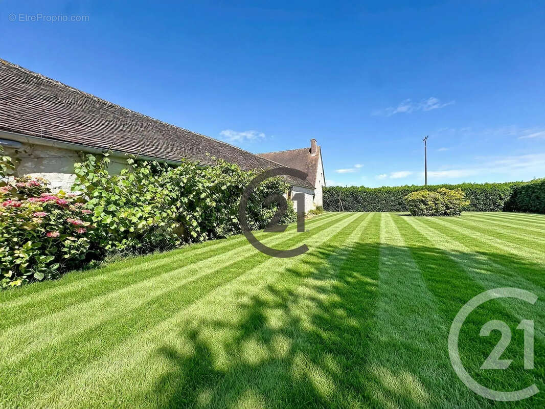 Maison 146 m² à Saint-Loup-De-Naud  - photo 21