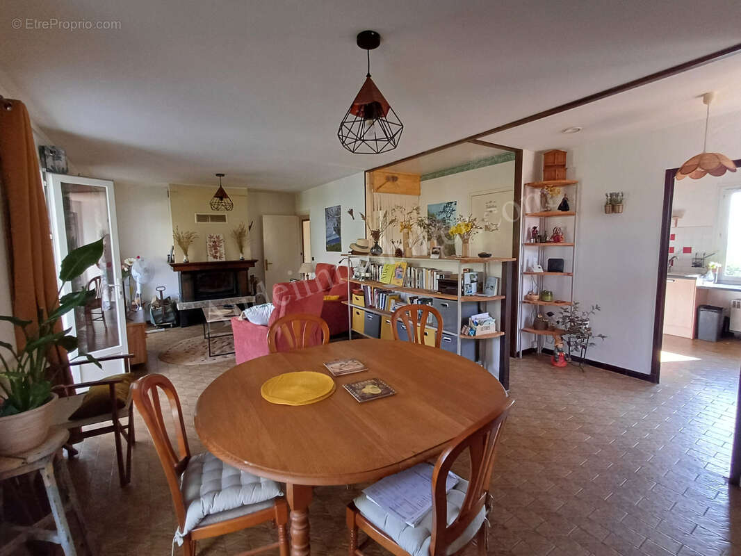 maison de plain-pied avec jardin et garage - photo 3