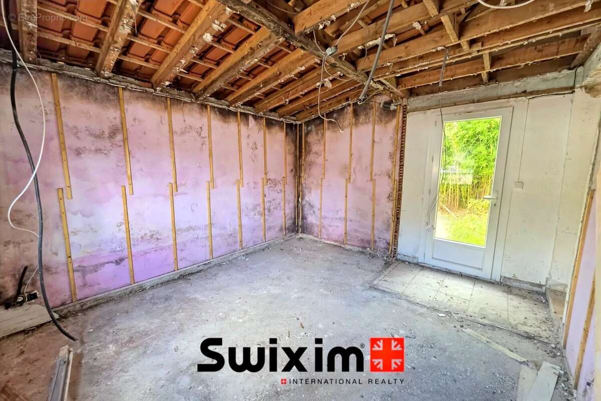 Maison de 70 m² avec 2 chambres à rénover  à Saint-Estèphe - photo 6