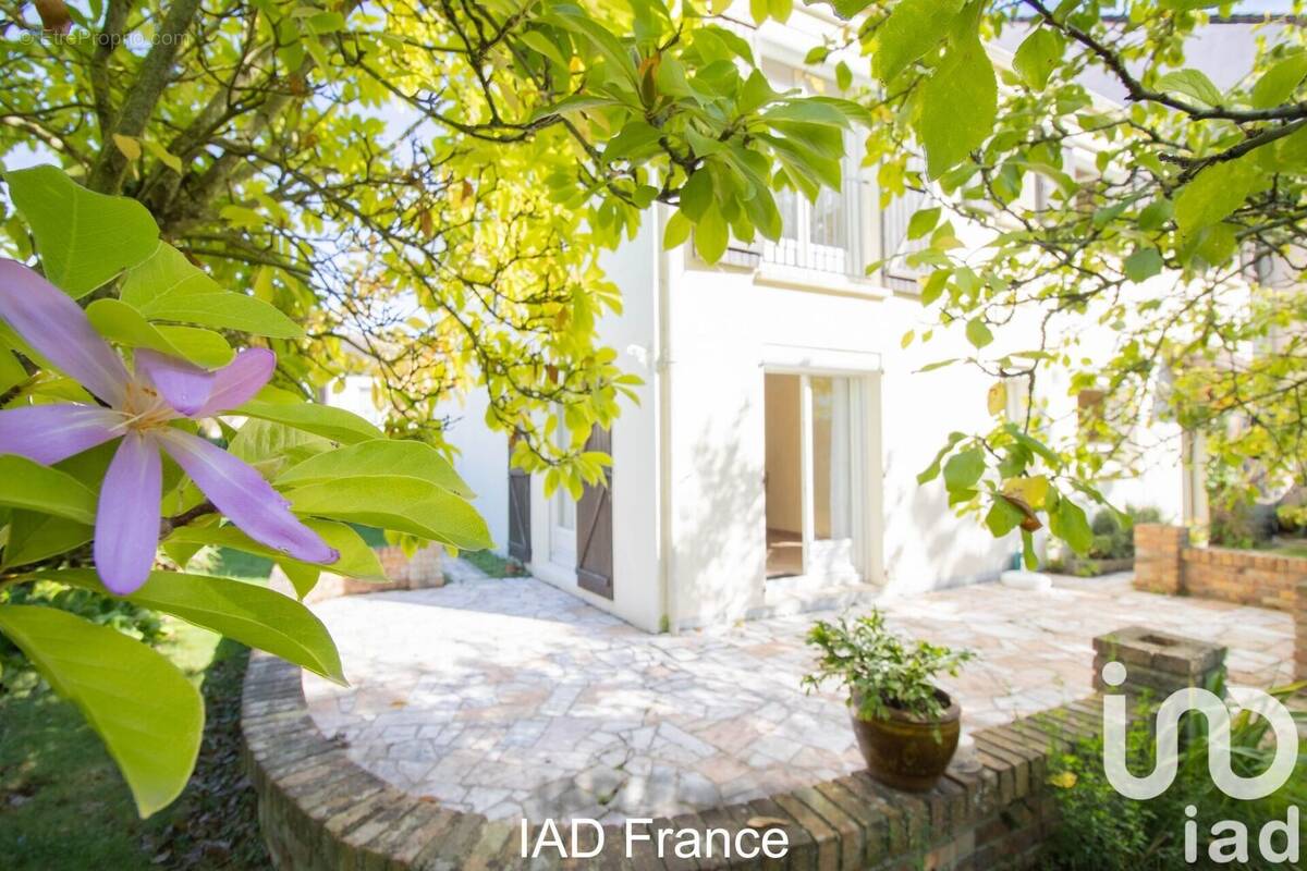 Photo 1 - Maison à ELANCOURT