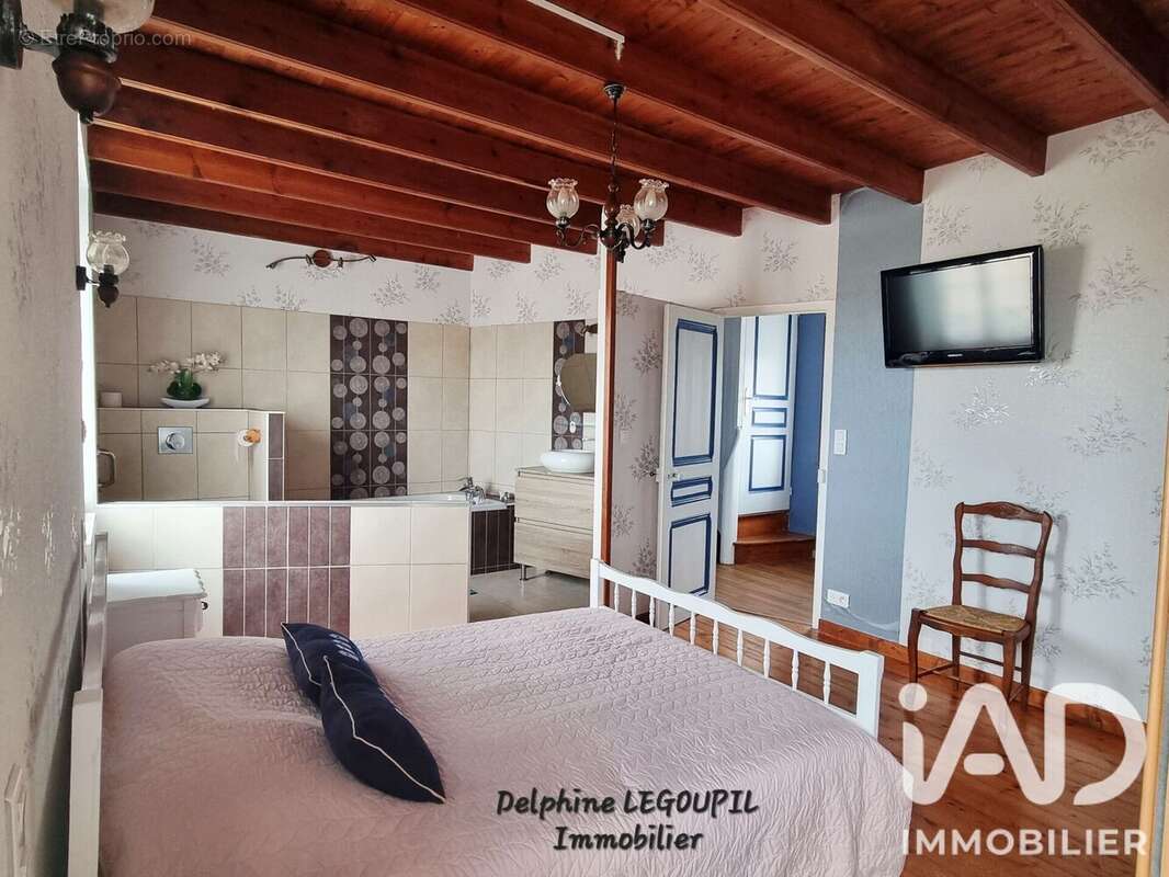 Maison 104 m² à Reville  - photo 8
