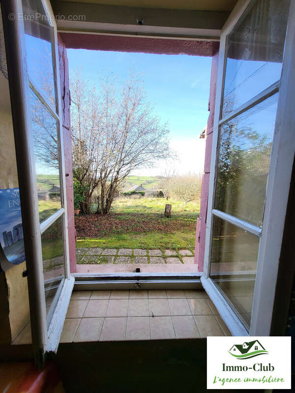 Maison à SAINT-LEGER-DE-FOUGERET