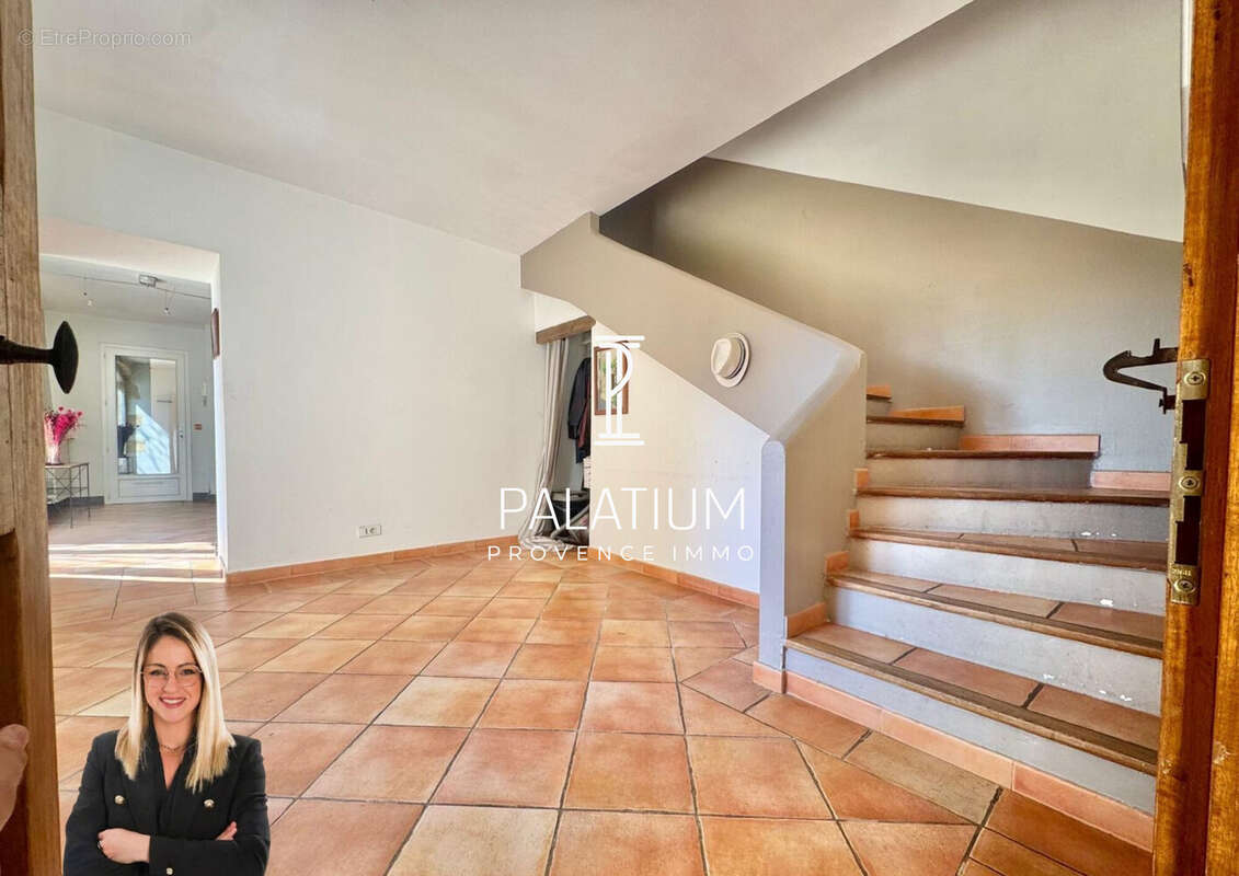 Maison 205 m² à Salon-De-Provence  - photo 6