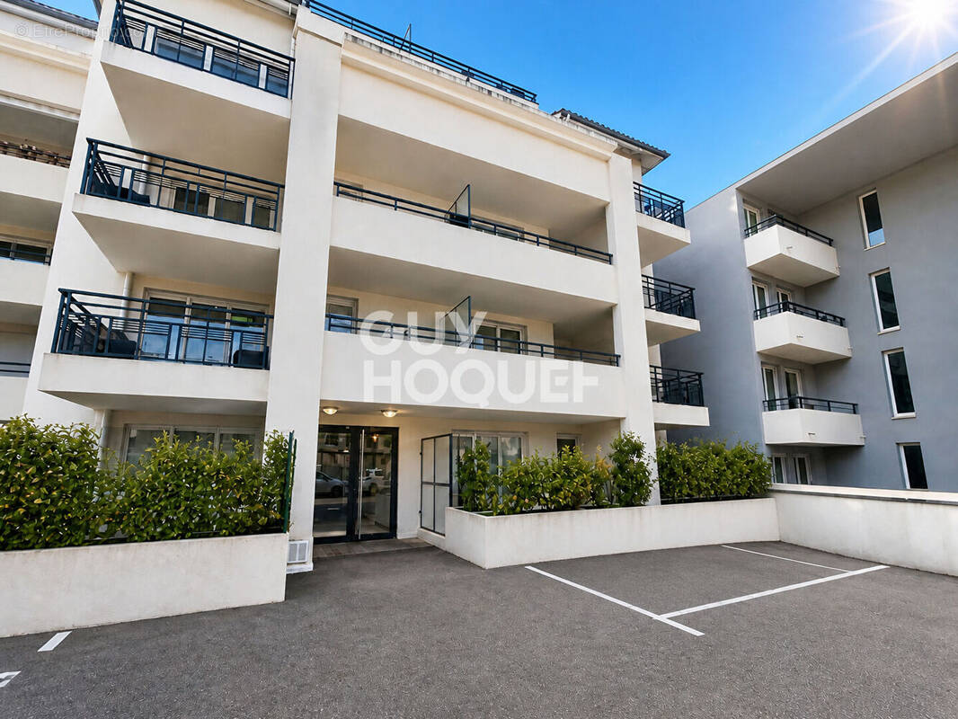 Appartement à MEYZIEU