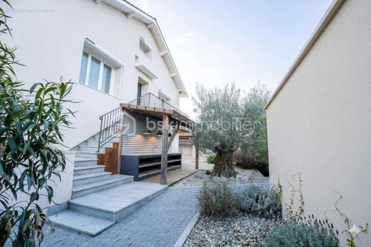 Maison à L'ISLE-D'ABEAU