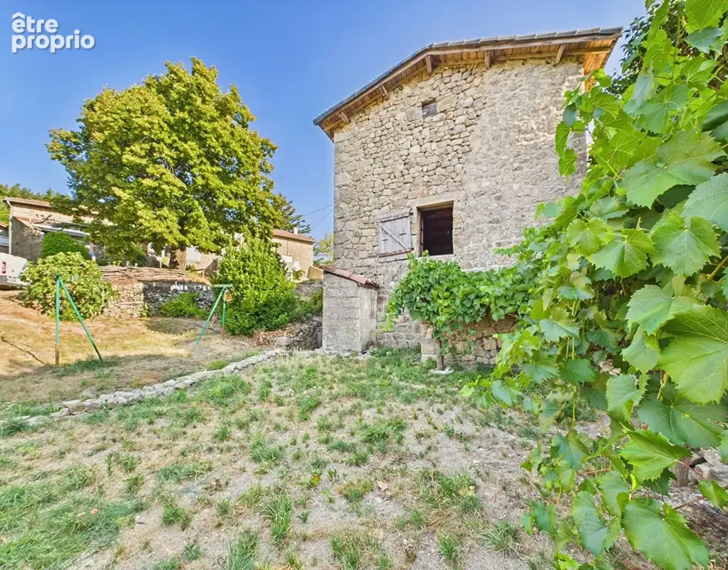 Maison au coeur d'un hameau avec dépendance et vaste terrain à Desaignes - photo 14