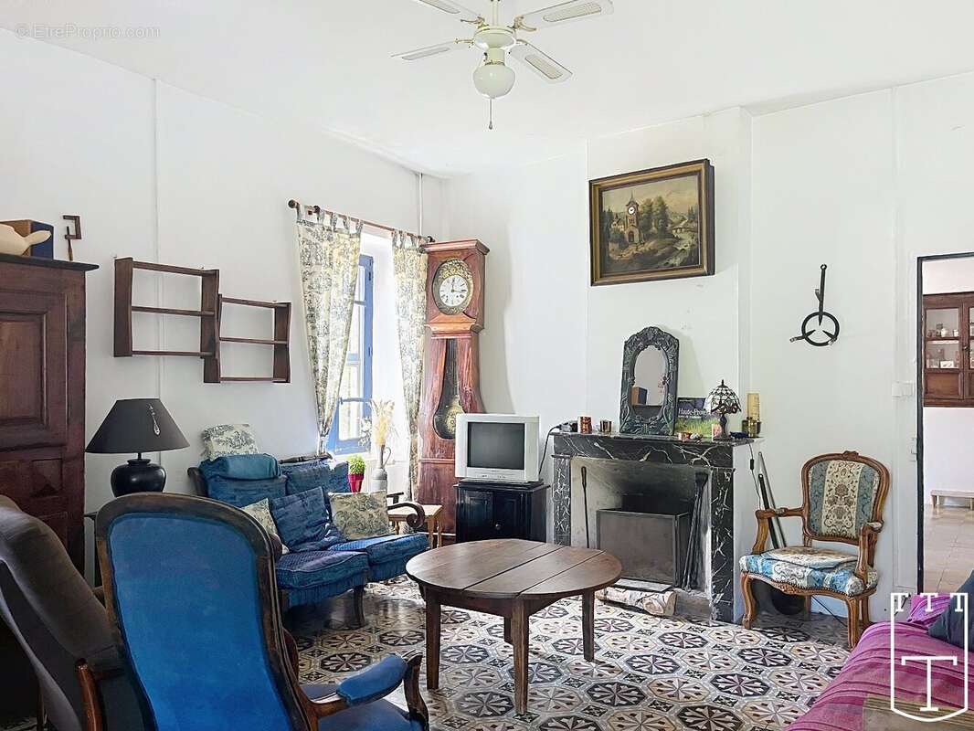 100% charme avec cette bâtisse + 1 dépendance [sud Ardèche] - photo 15