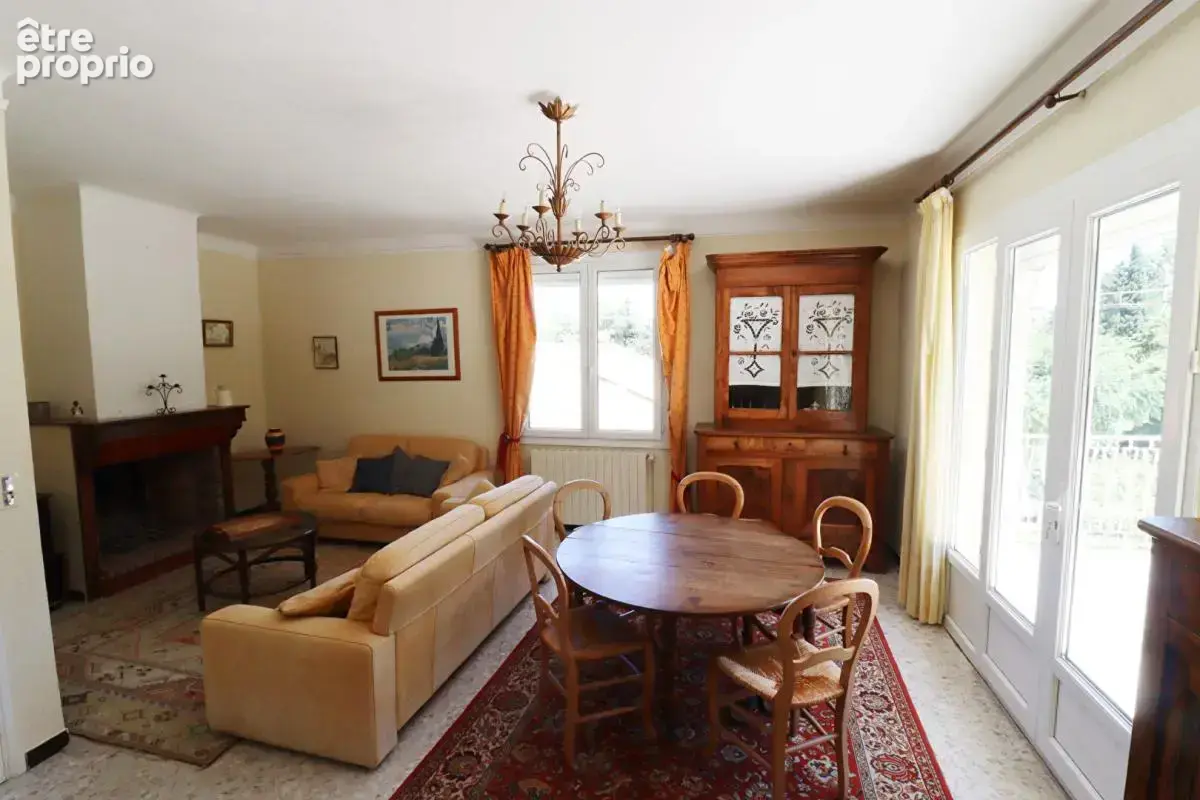 Maison Villeneuve Les Avignon 8 pièce(s) 100 m2 - photo 4