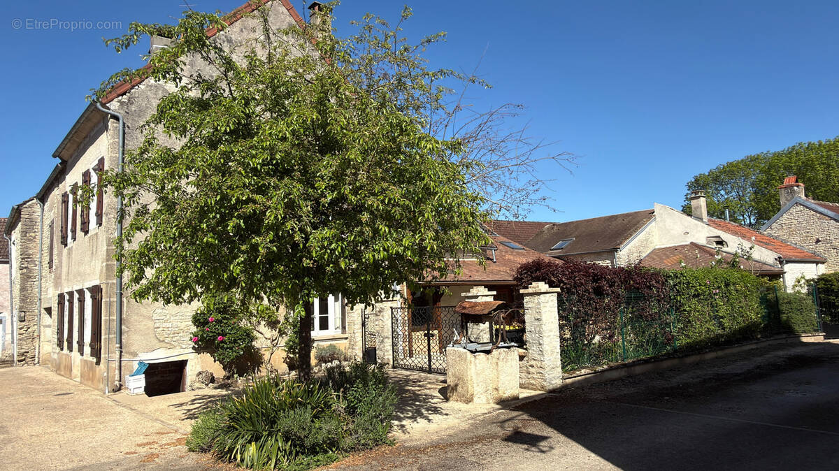 Maison à PRECY-LE-SEC