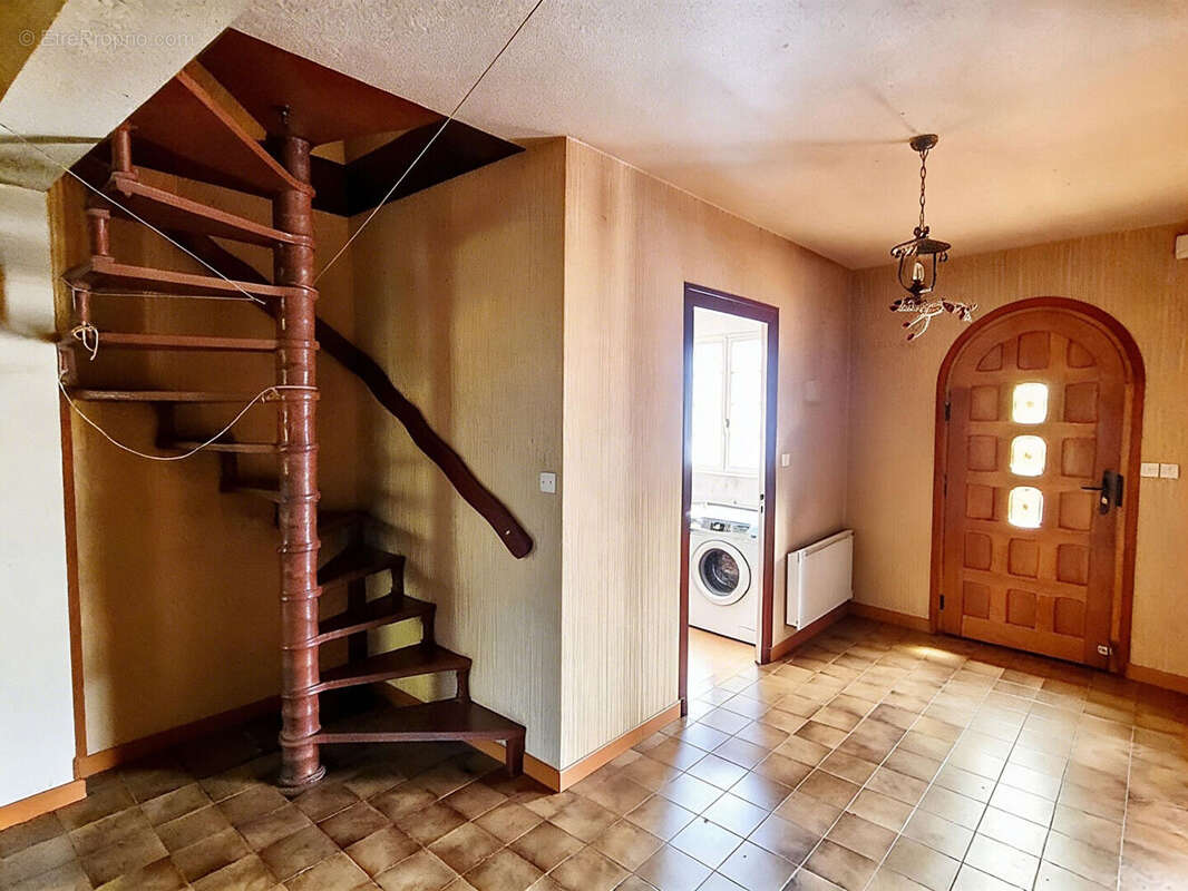 Maison à SURY-LE-COMTAL