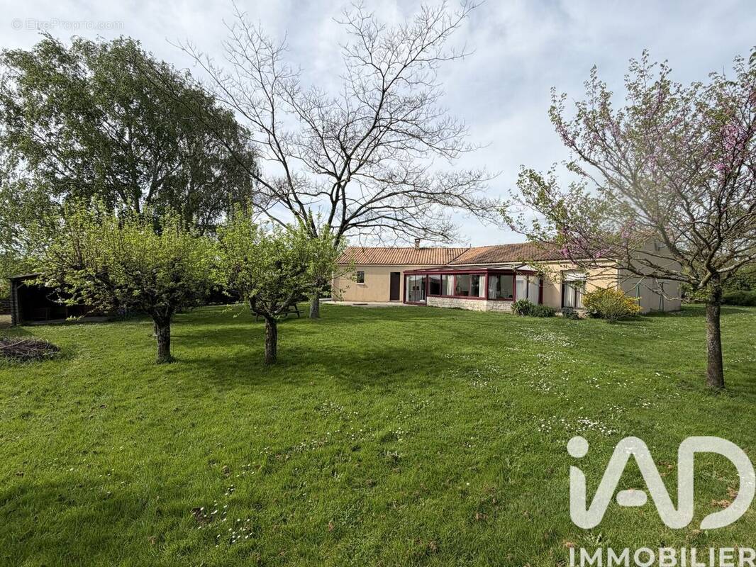 Photo 1 - Maison à LA CHATAIGNERAIE