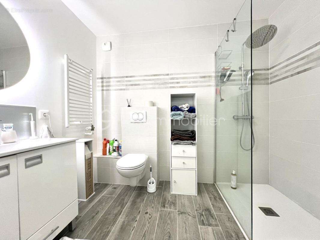 Appartement à AURIBEAU-SUR-SIAGNE