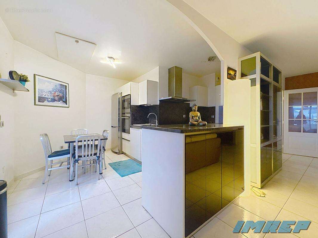 Appartement à MARSEILLE-8E