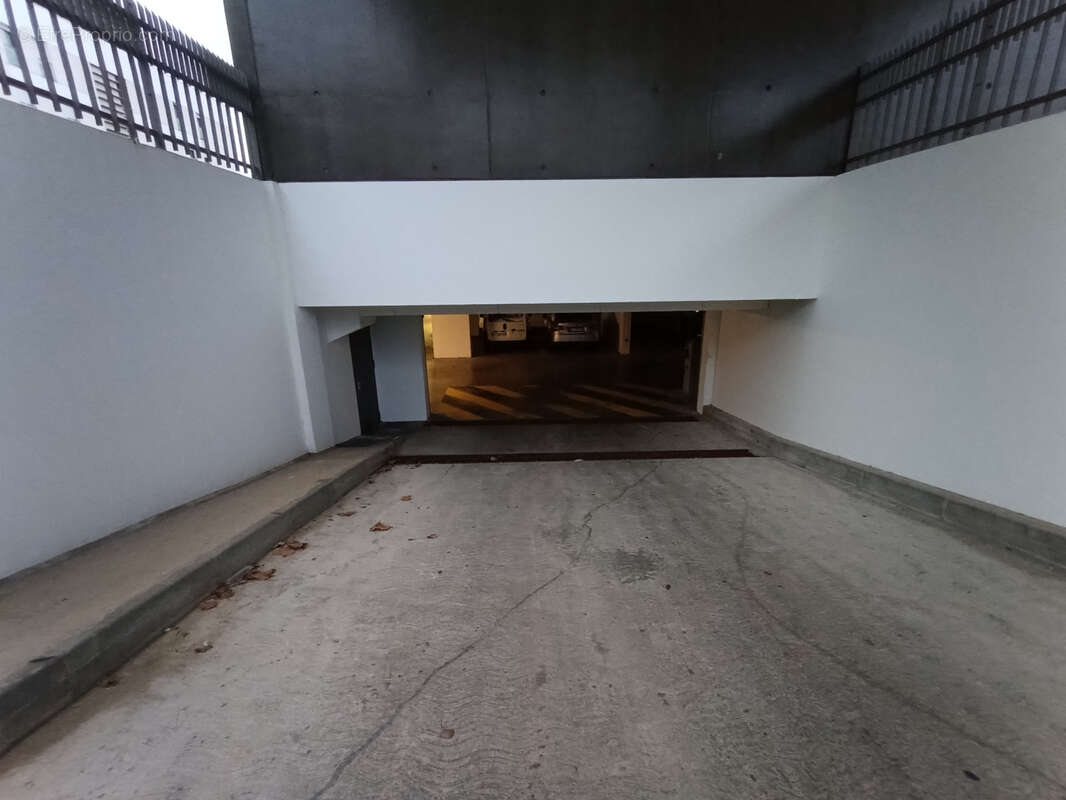 Parking à HEROUVILLE-SAINT-CLAIR