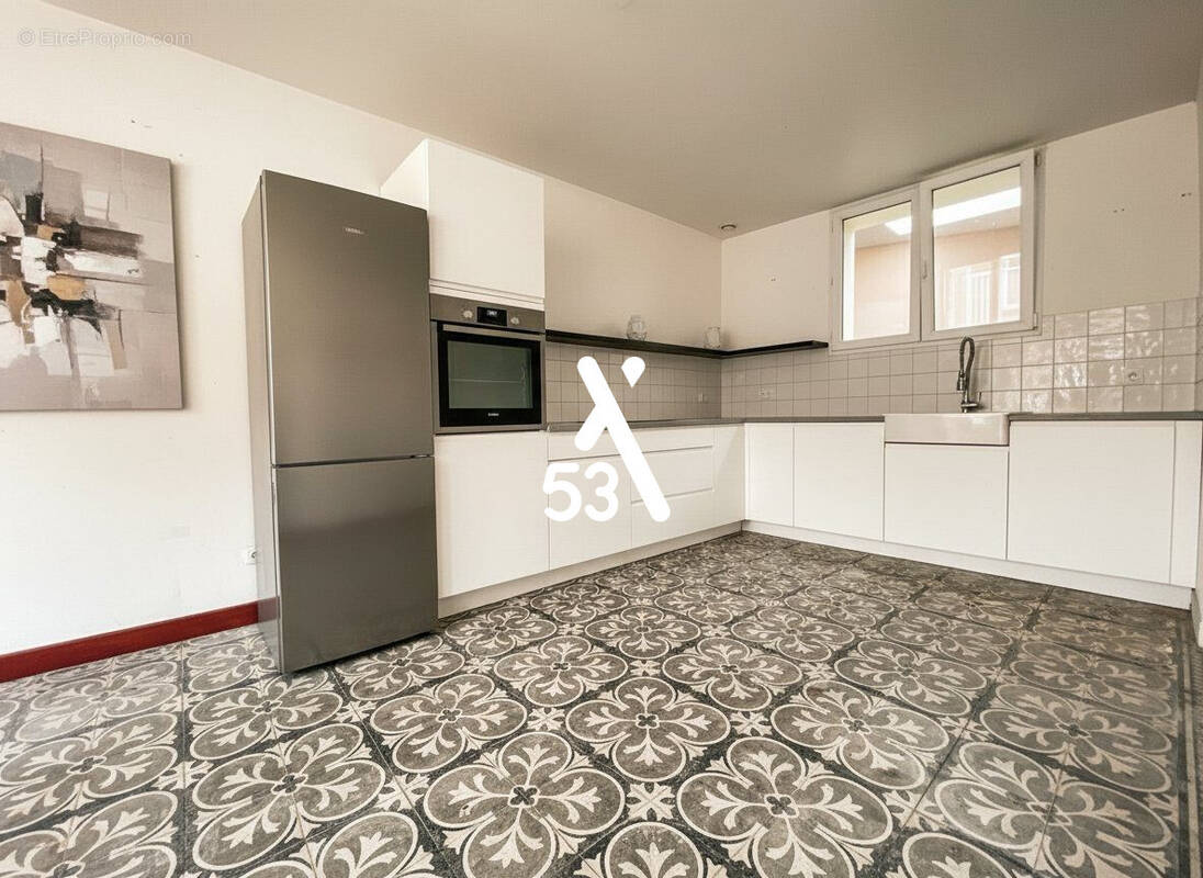 Maison à SAINT-MOMELIN