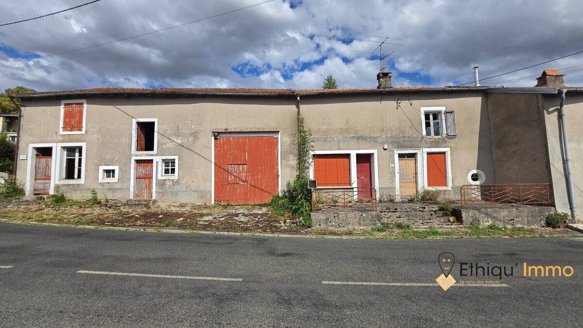 Maison à LEVECOURT