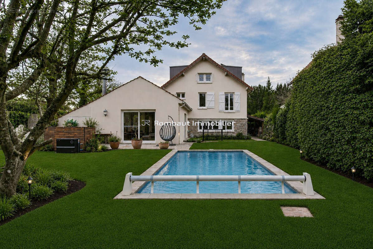 Maison à LA CELLE-SAINT-CLOUD