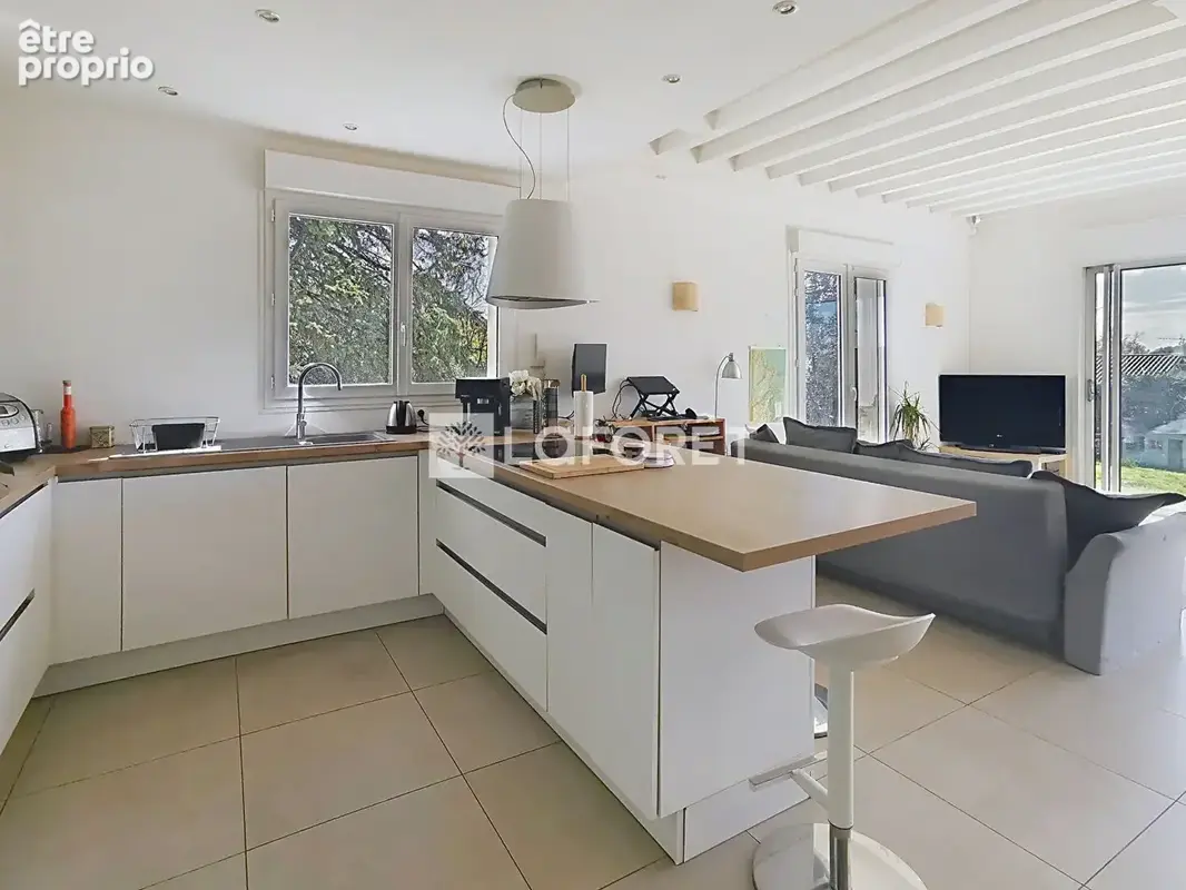 Maison de plain-pied 140 m², genay au calme avec grand terrain arboré - photo 11