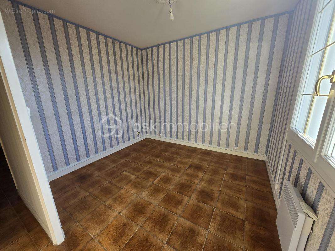 Maison à VARENNES-VAUZELLES