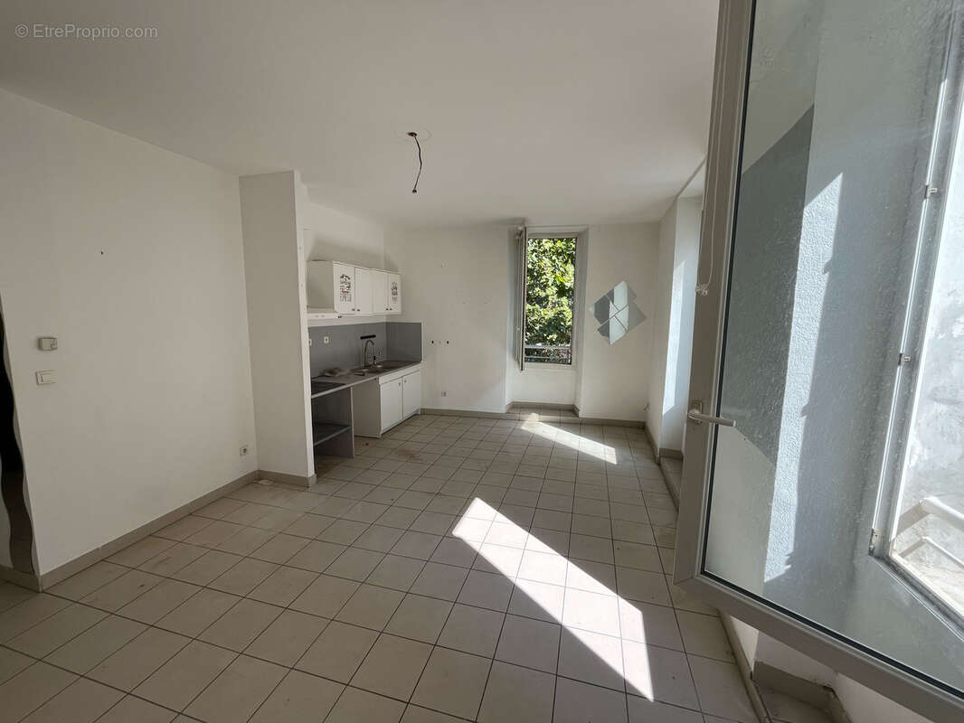Appartement à MARSEILLE-7E